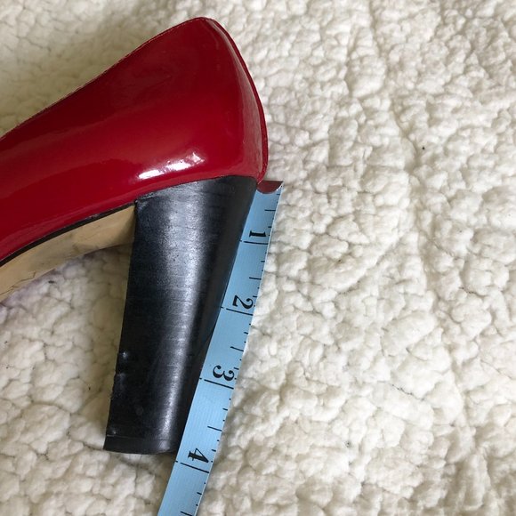 Anne Klein red patent leather heels, size 7-1/2 - Picture 6 of 10